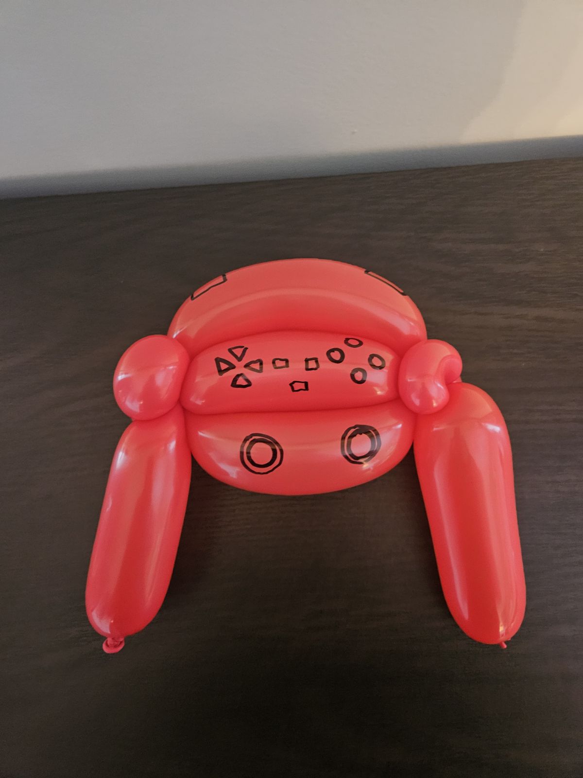 red balloon gaming controller